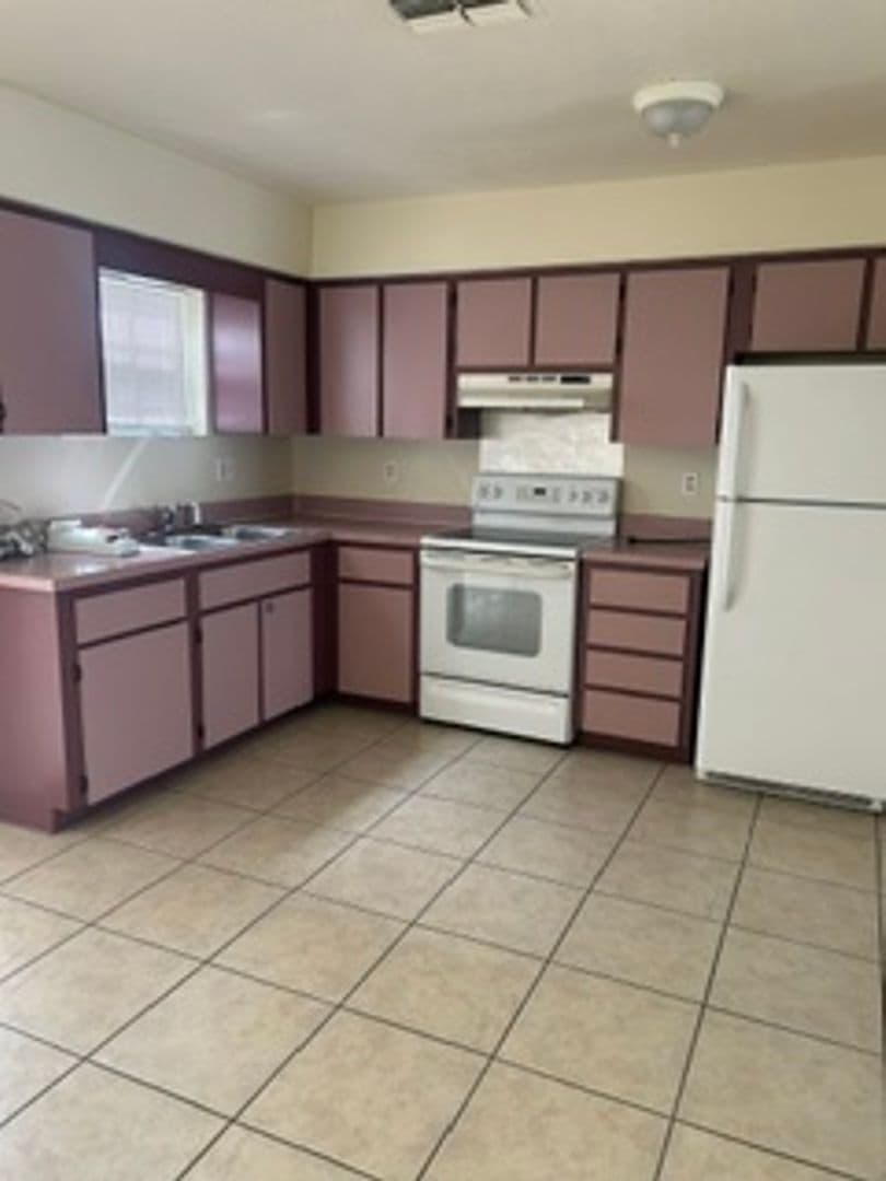 Spring Hill Townhome: 10567 Chalmer St
