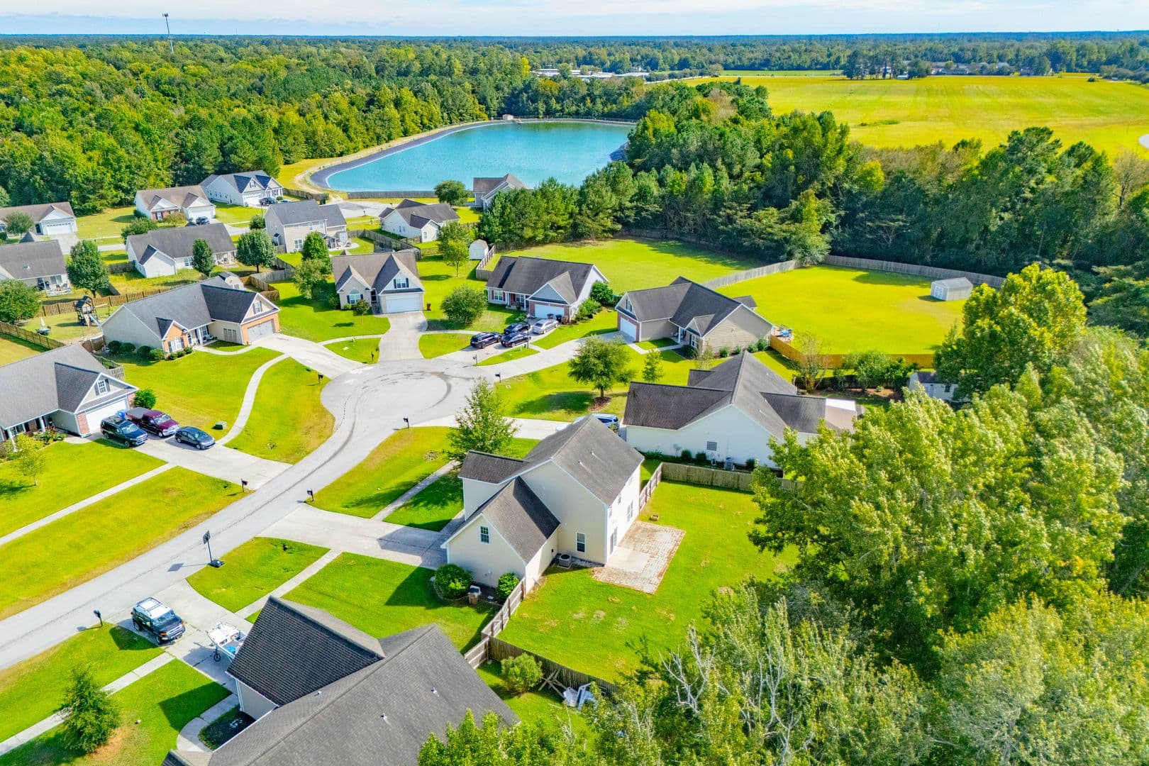 Jacksonville House: 222 Diamond Court