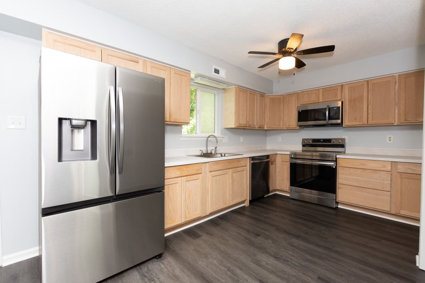 Jacksonville House: 117 Brenda Dr