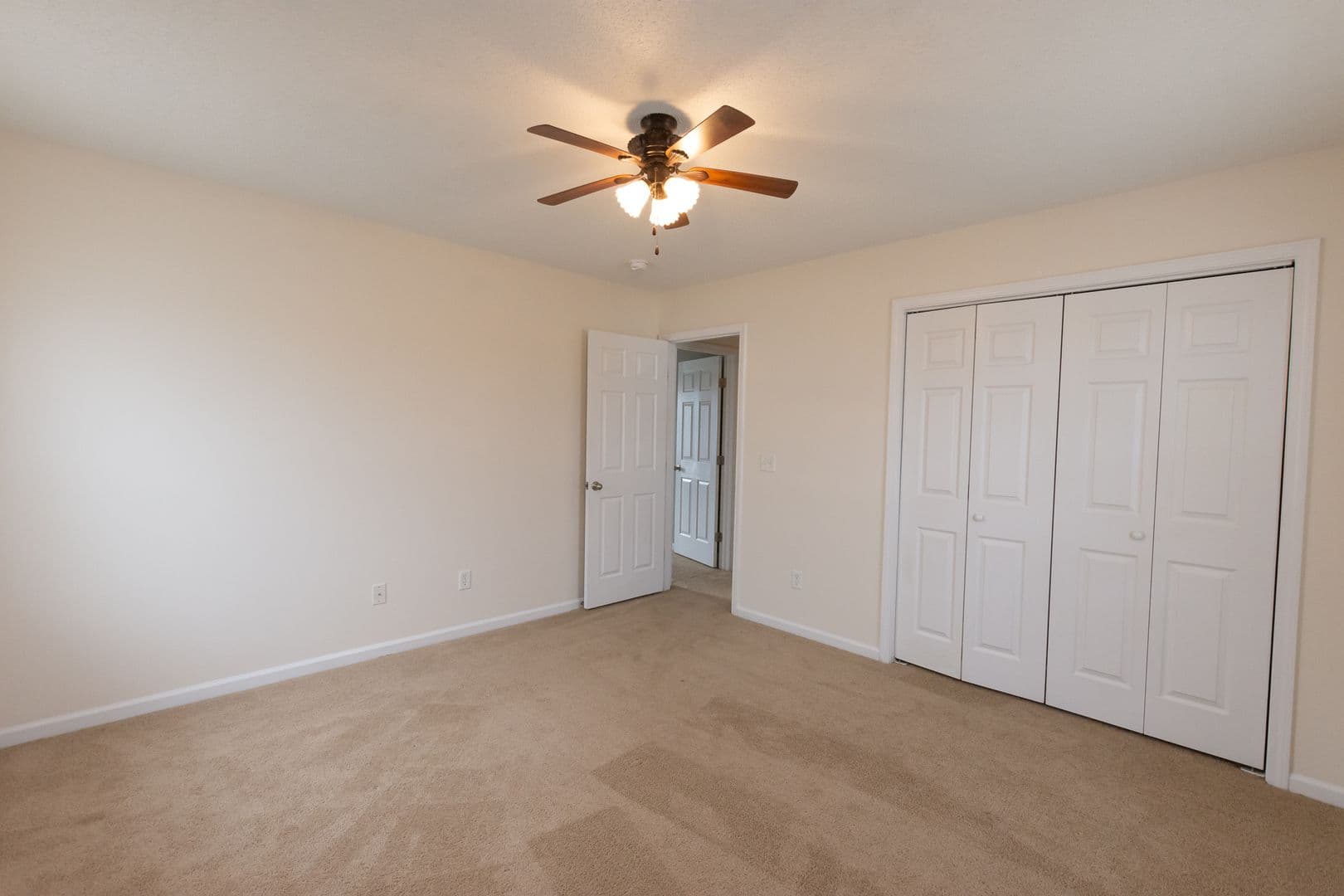 Maysville House: 116 Croaker Ln