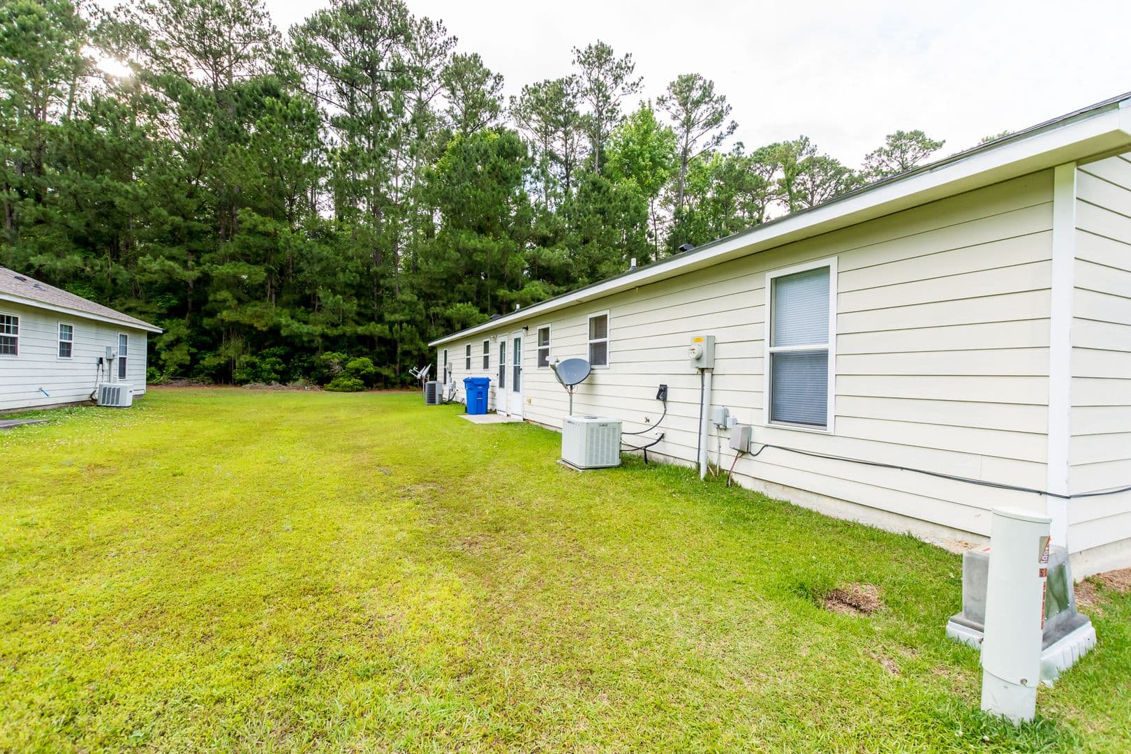 Jacksonville Apartment: 241 Lakewood Drive
