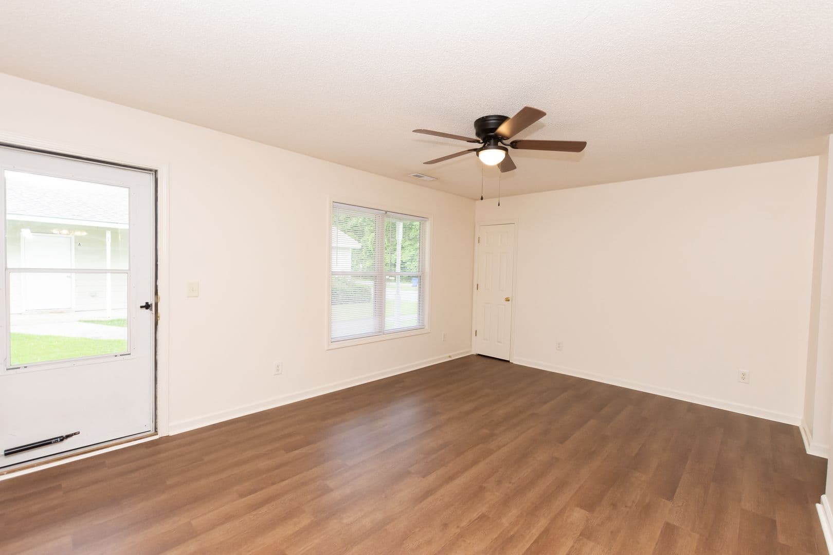 Jacksonville Apartment: 241 Lakewood Drive