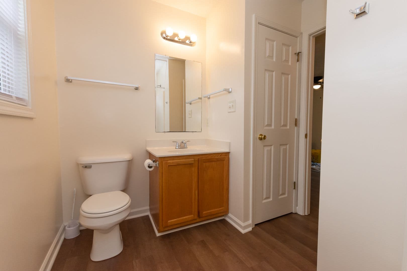 Jacksonville Apartment: 241 Lakewood Drive