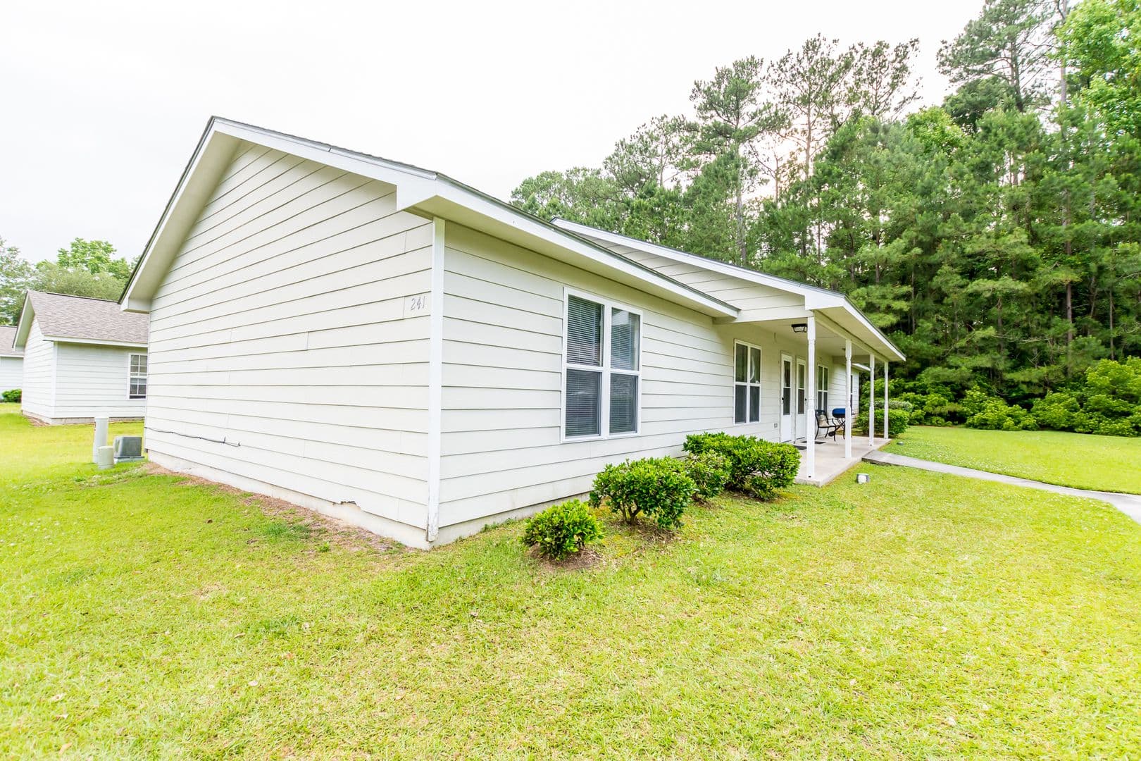 Jacksonville Apartment: 241 Lakewood Drive