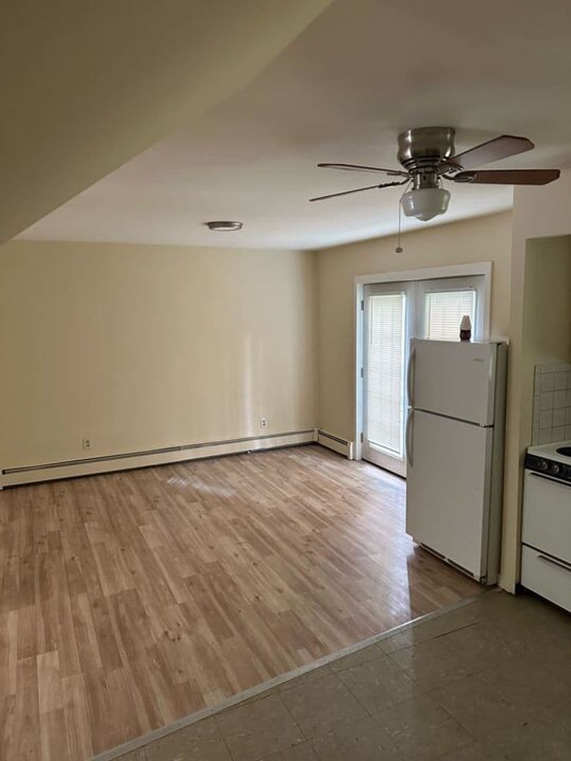 Rutland Apartment: 1000 US Route 4 East, Apt 105