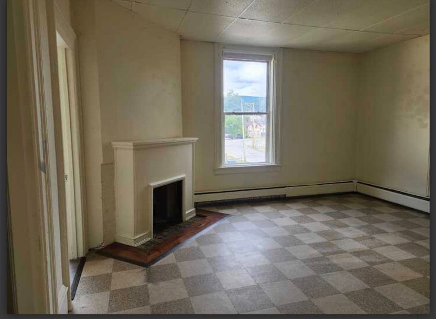 Bennington Apartment: 324 Pleasant Street