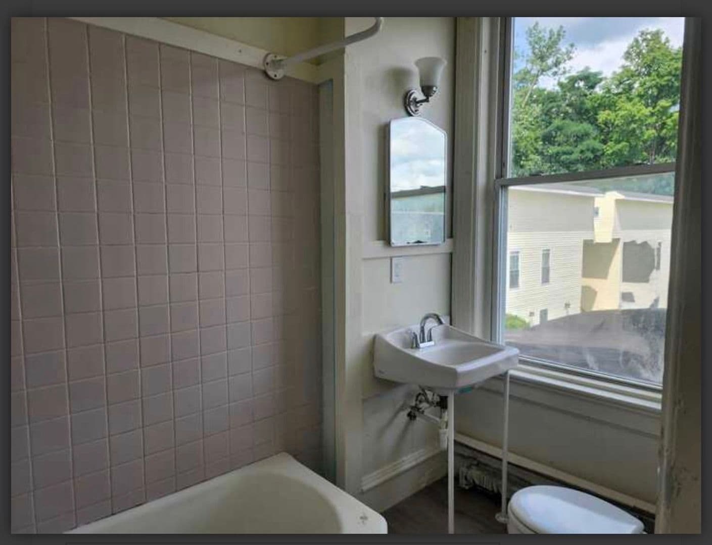 Bennington Apartment: 324 Pleasant Street
