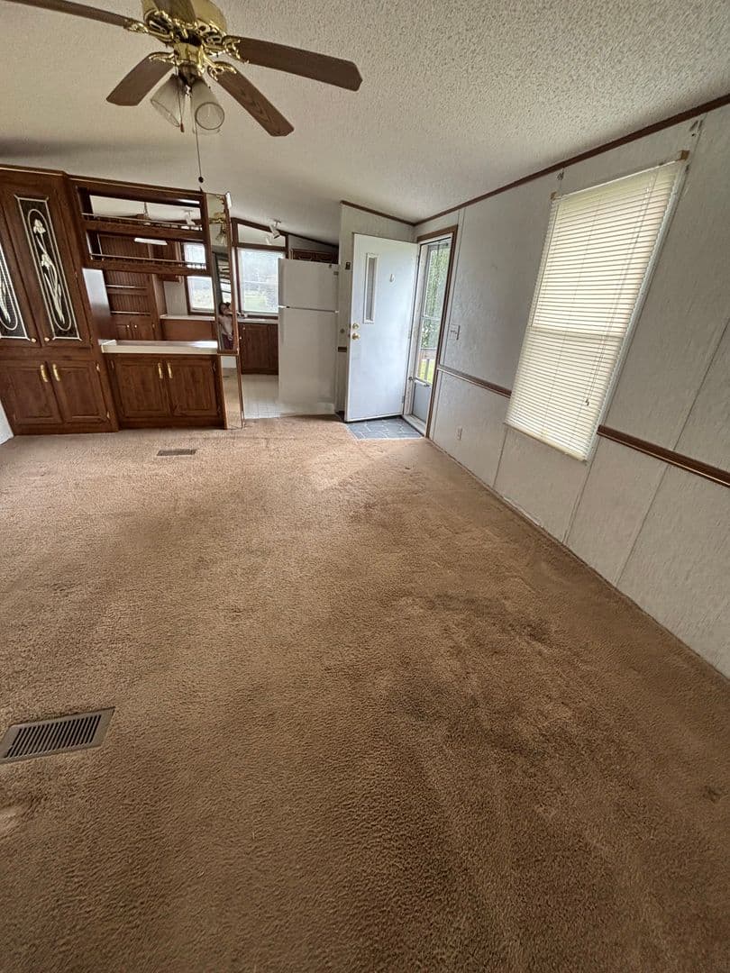 Siler City Apartment: Hampton Village