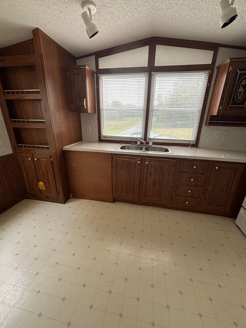 Siler City Apartment: Hampton Village
