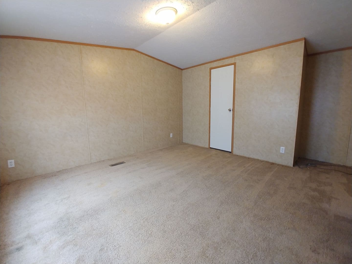 Siler City Apartment: Hampton Village