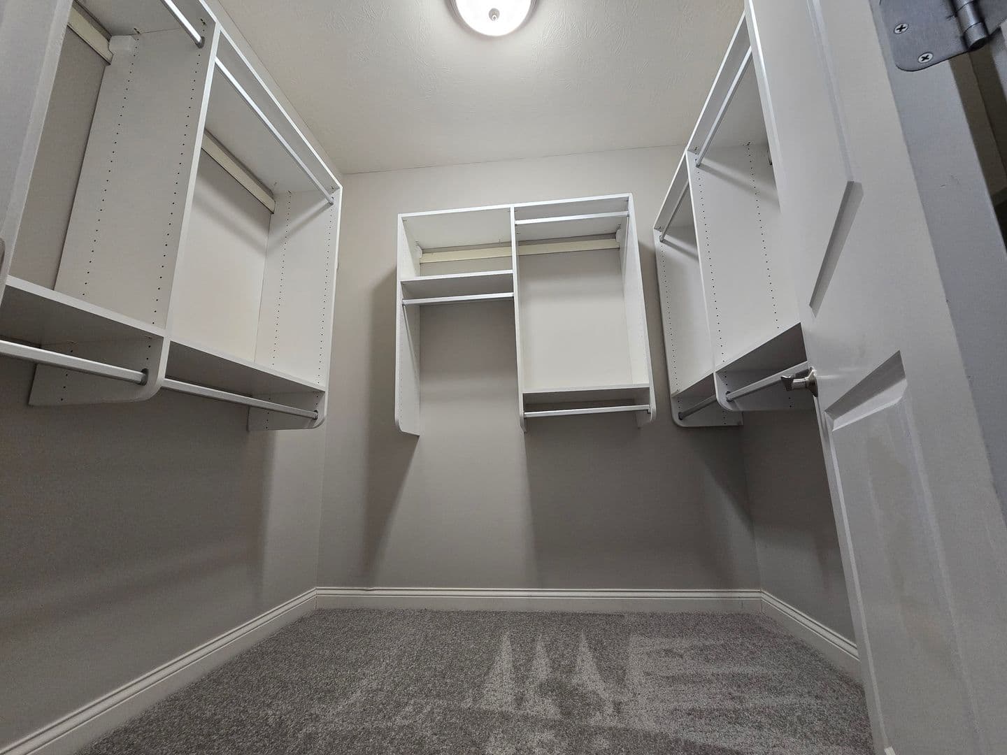 Indianapolis Apartment: 8555 One W Dr.