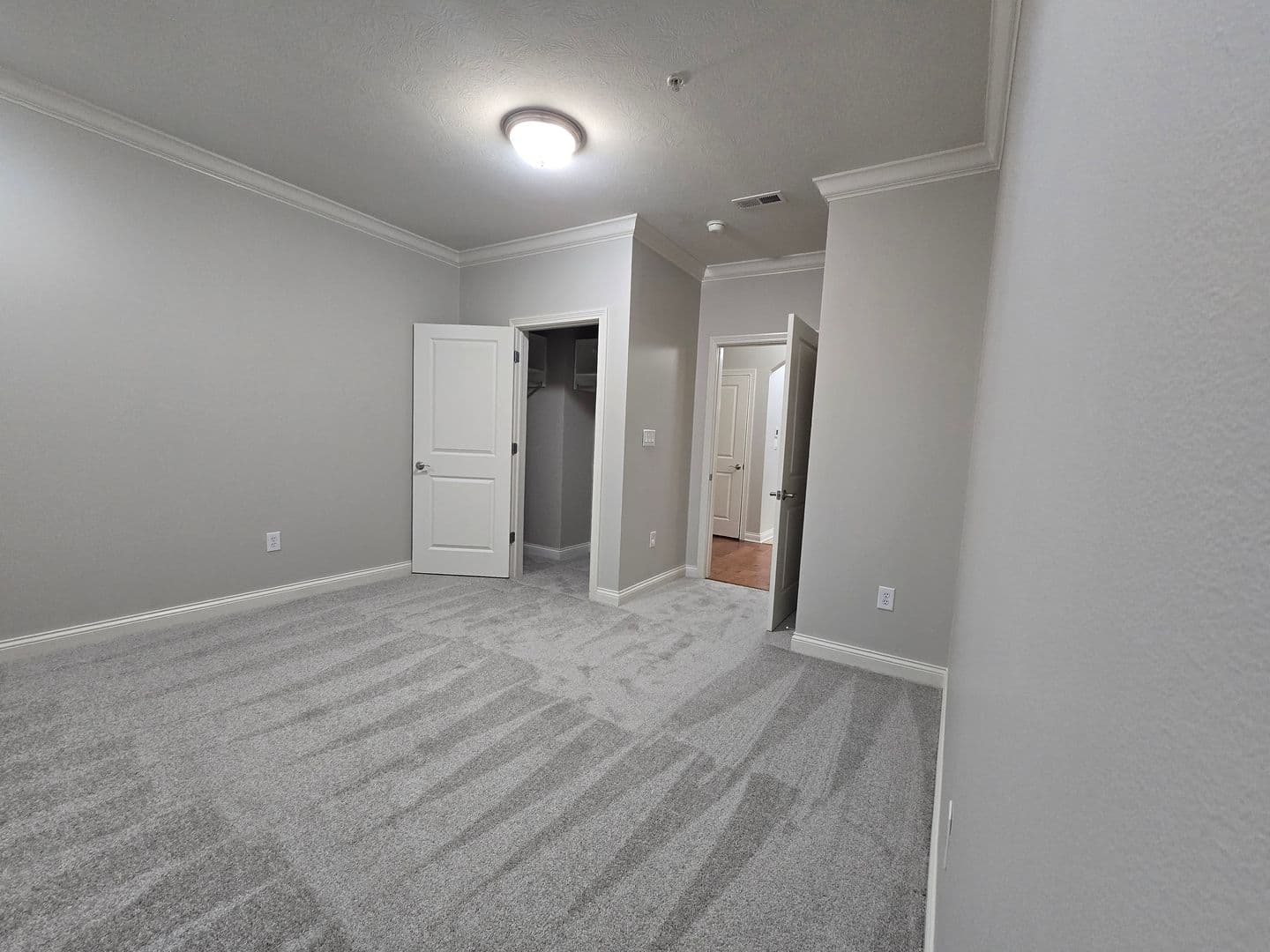 Indianapolis Apartment: 8555 One W Dr.