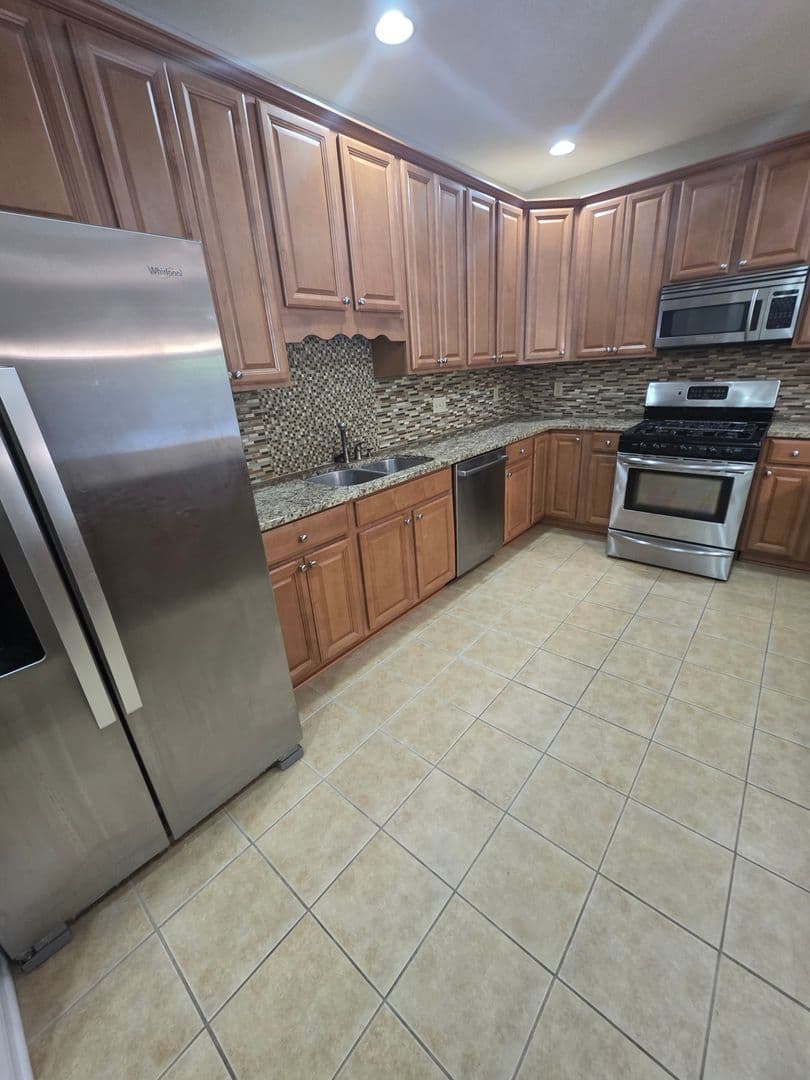 Indianapolis Apartment: 8555 One W Dr.