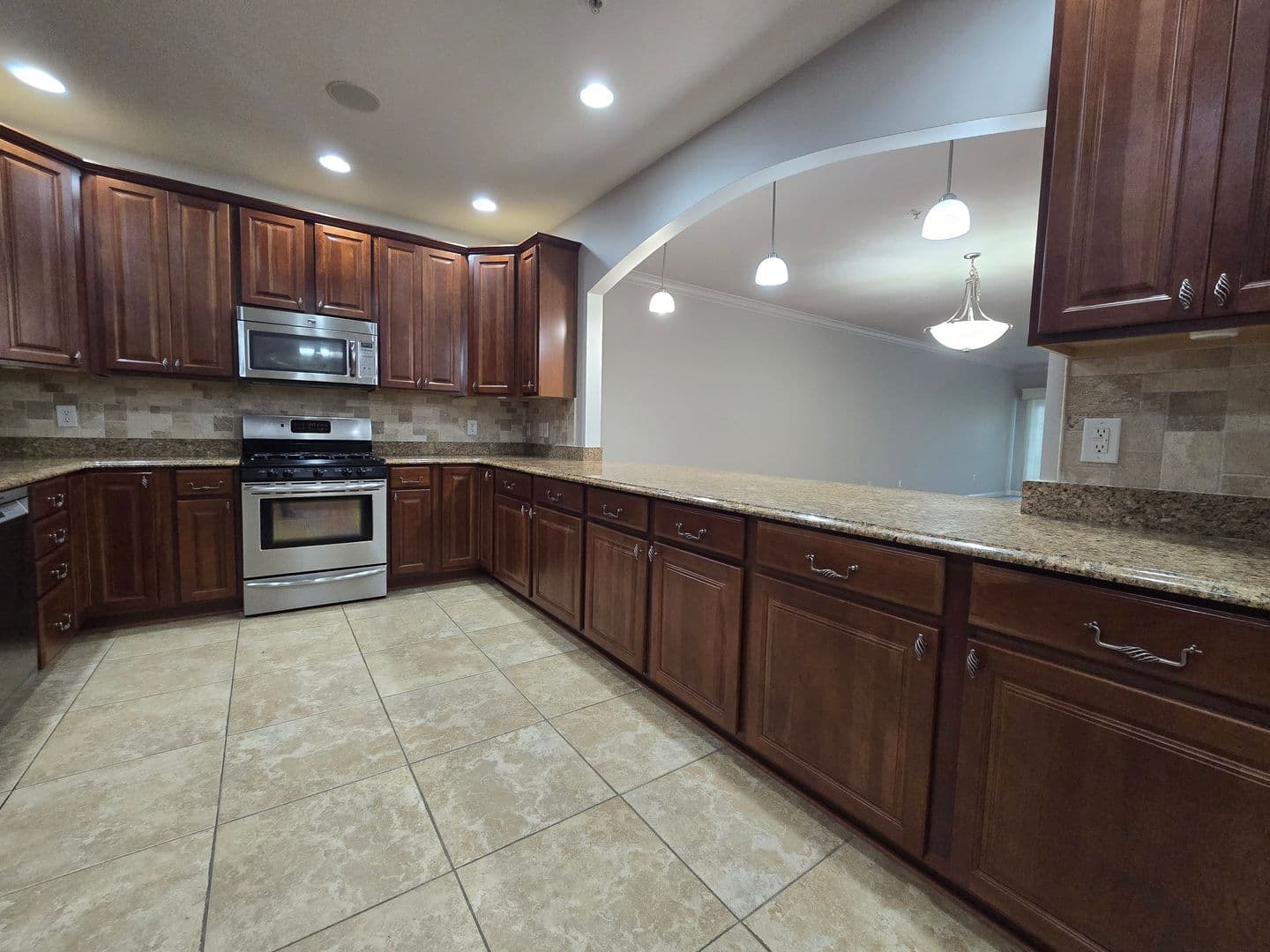 Indianapolis Apartment: 8555 One W Dr.