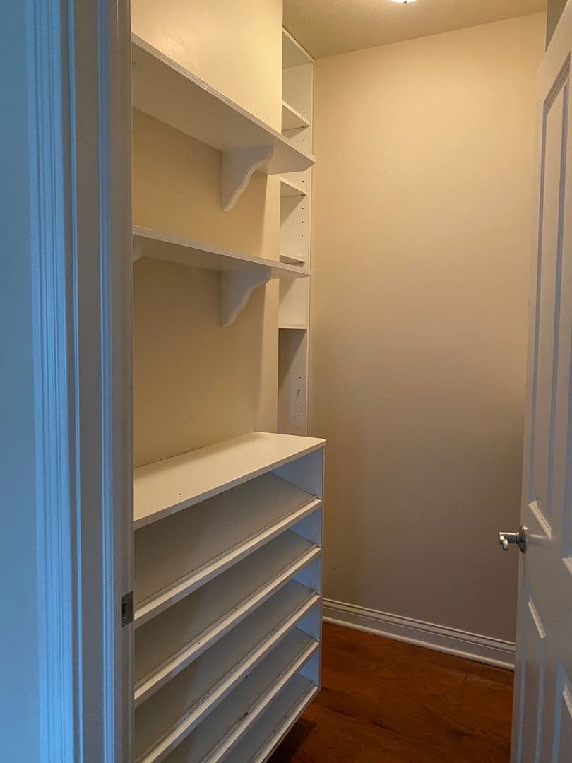 Indianapolis Apartment: 8555 One W Dr.