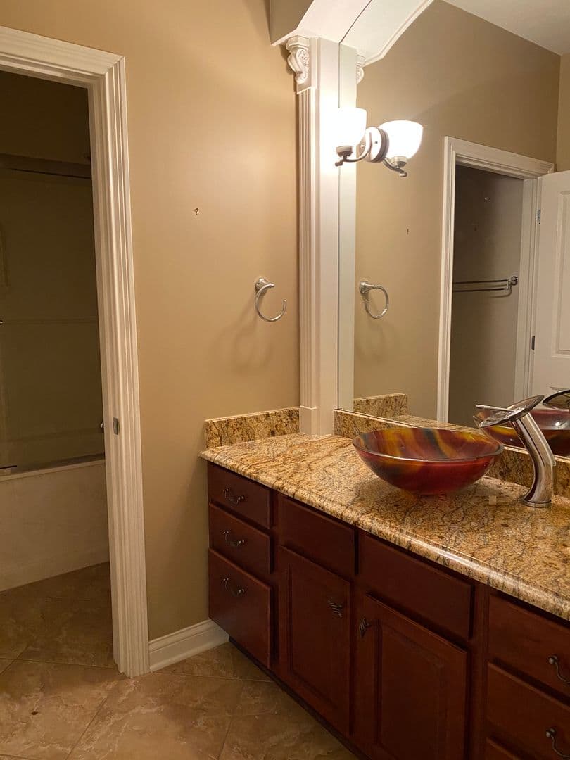 Indianapolis Apartment: 8555 One W Dr.