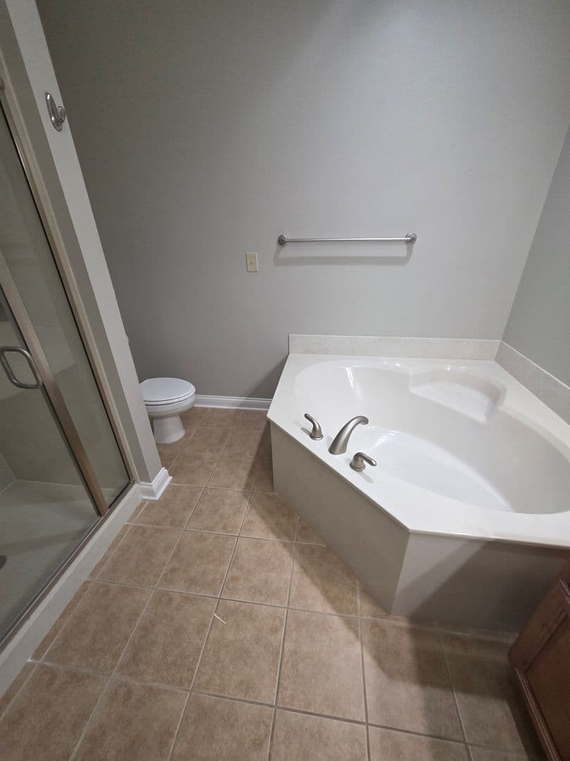 Indianapolis Apartment: 8555 One W Dr.