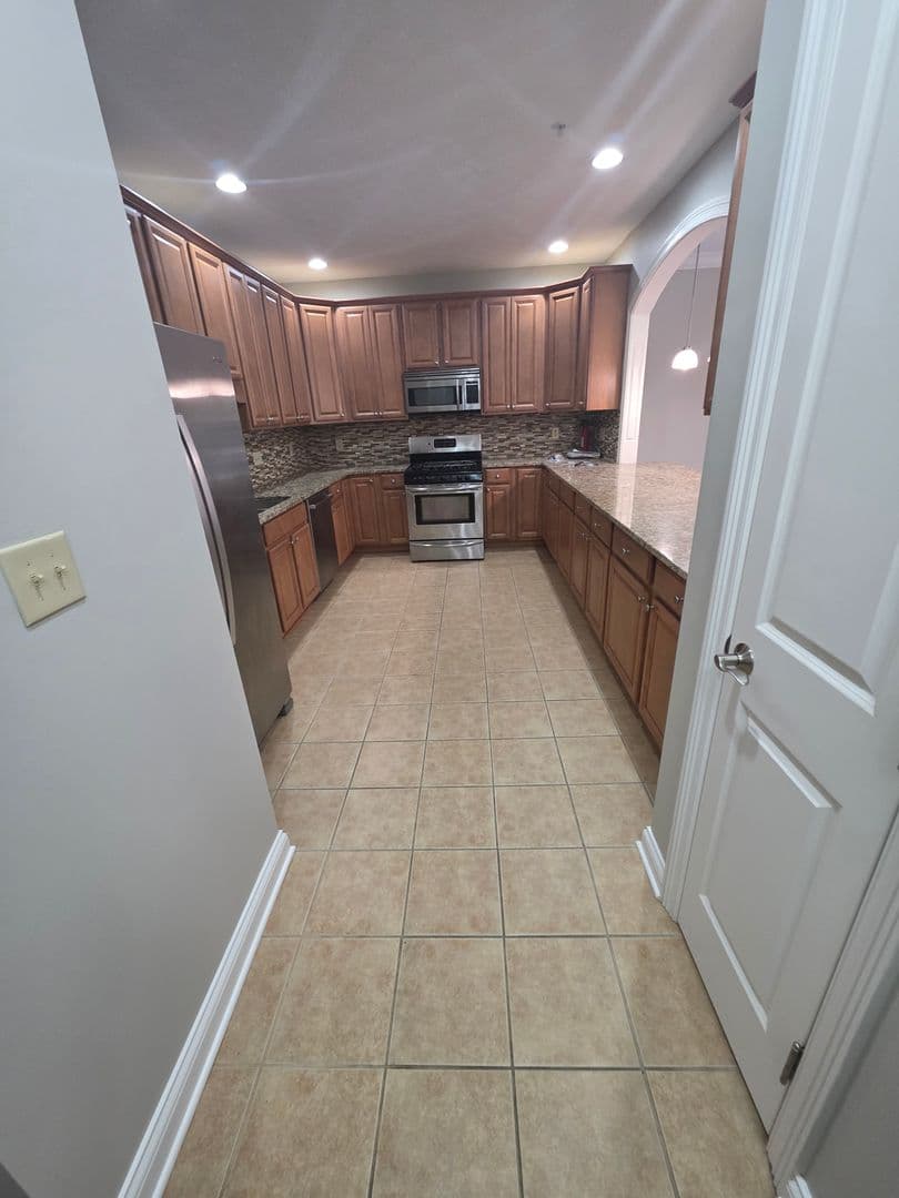 Indianapolis Apartment: 8555 One W Dr.