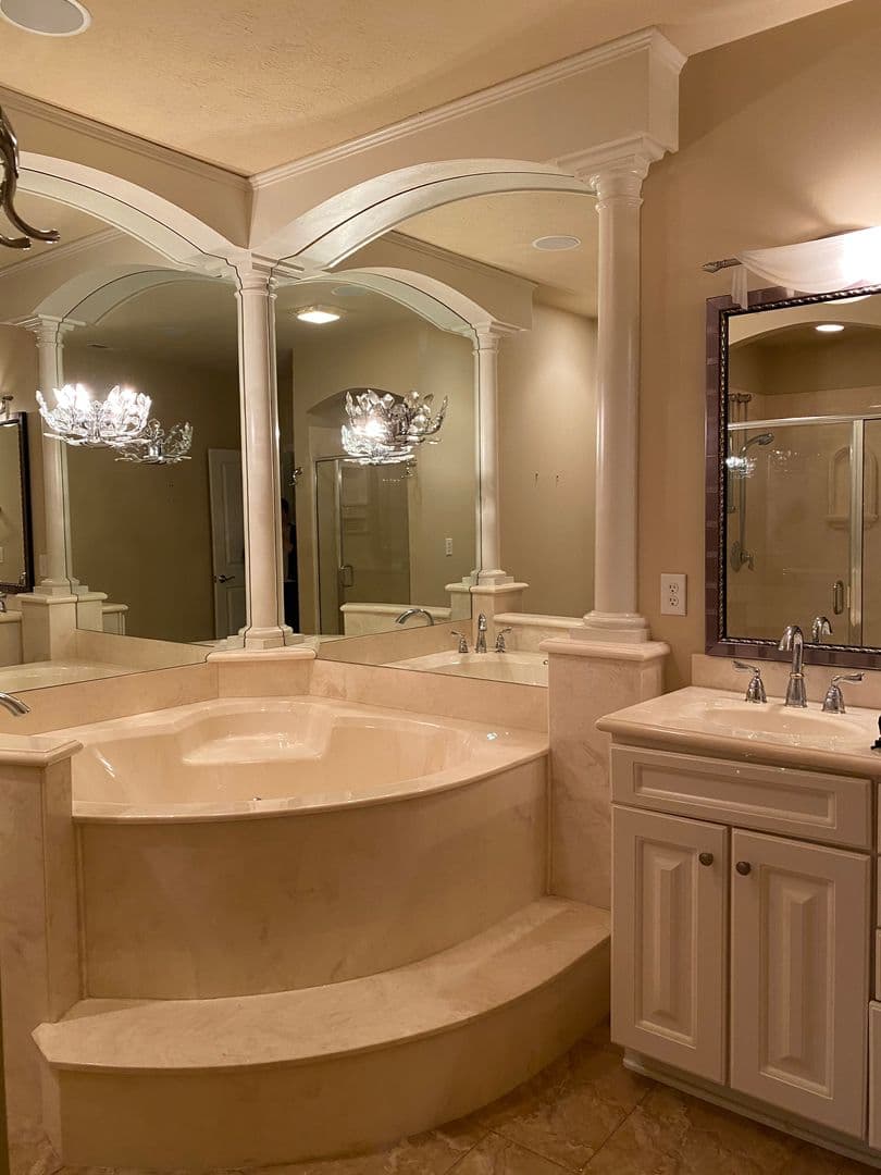 Indianapolis Apartment: 8555 One W Dr.