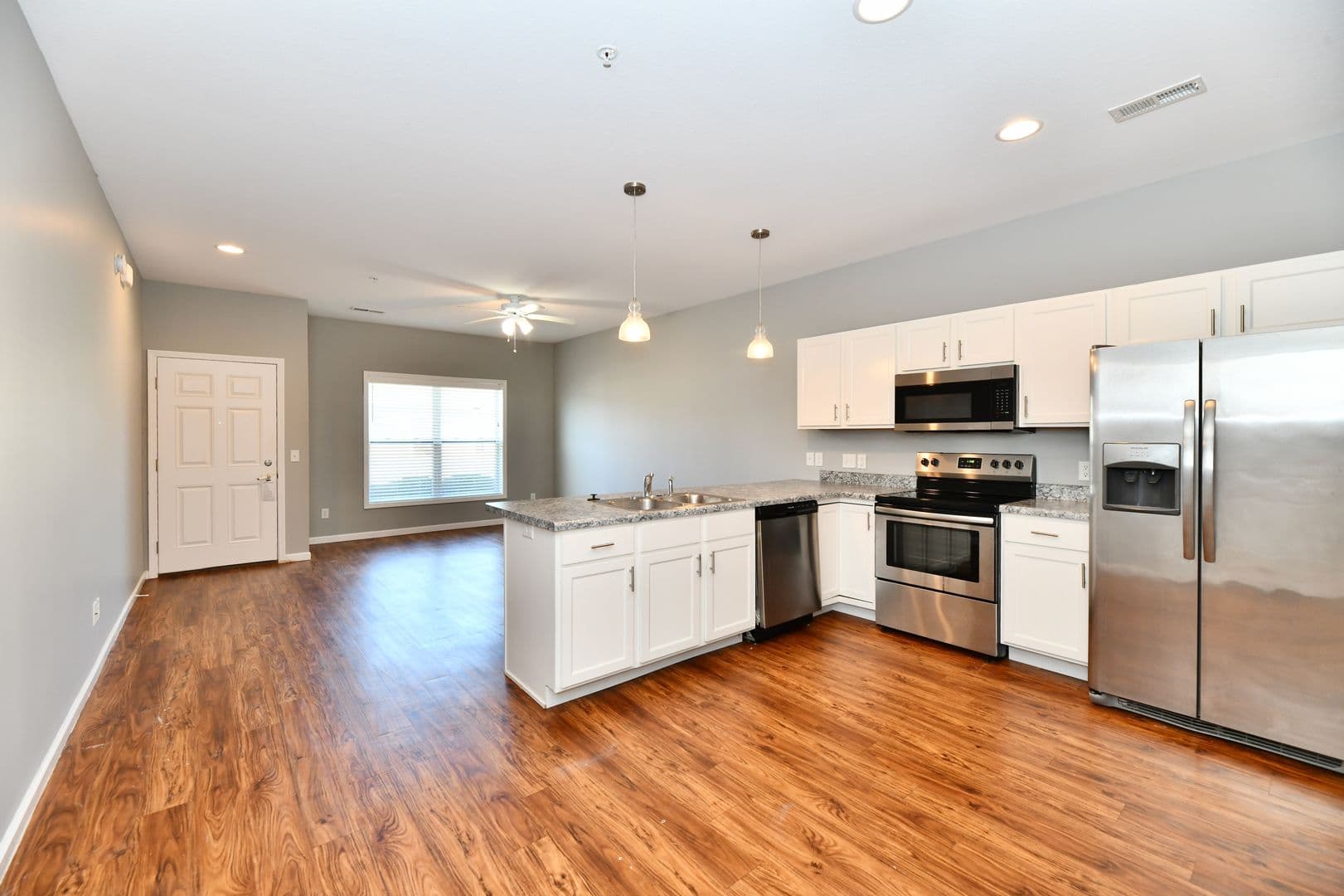 Pendleton Apartment: 8005 Cardinal Circle