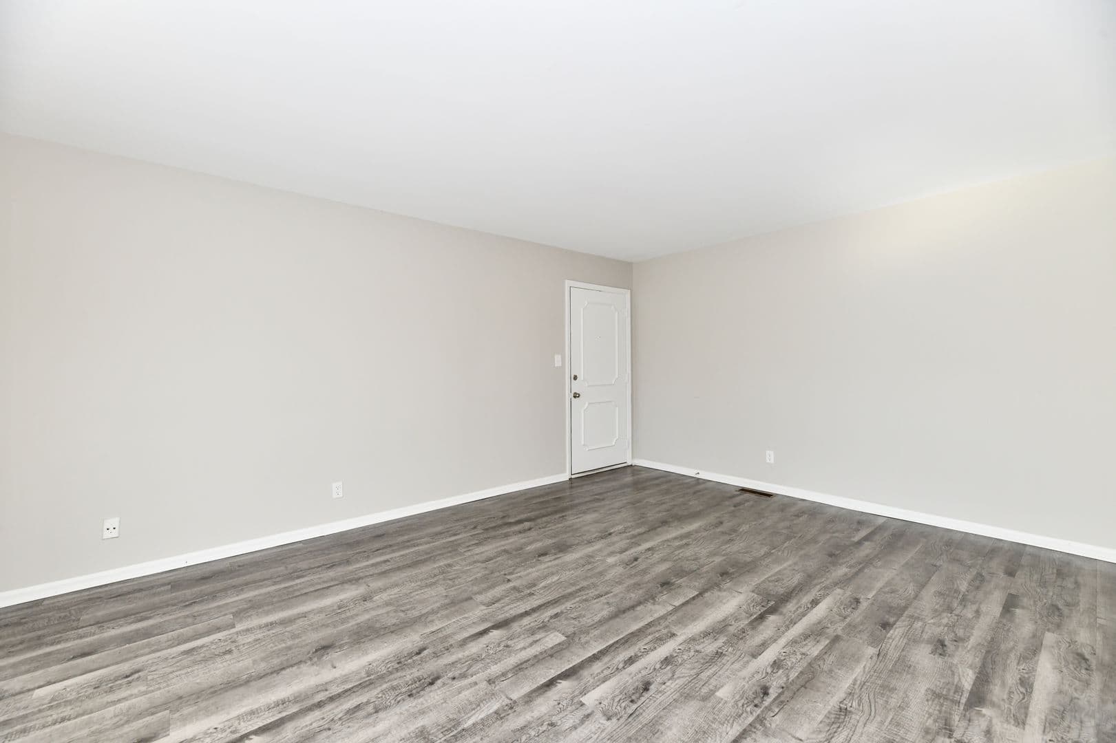 Carmel Apartment: 110 Bryn Mawr Ln