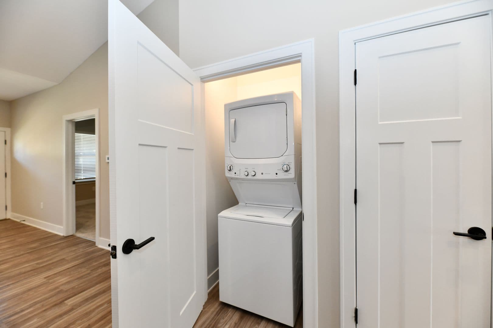 Westfield Apartment: 1901 Sanders Glen Cir