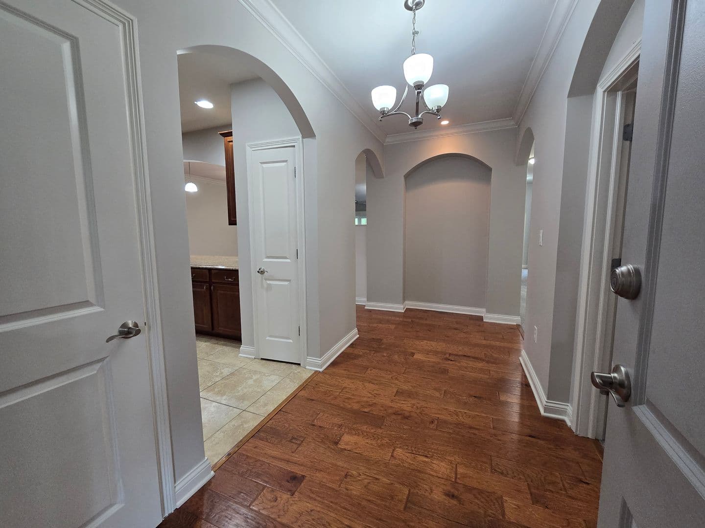 Indianapolis Apartment: 8555 One W Dr.