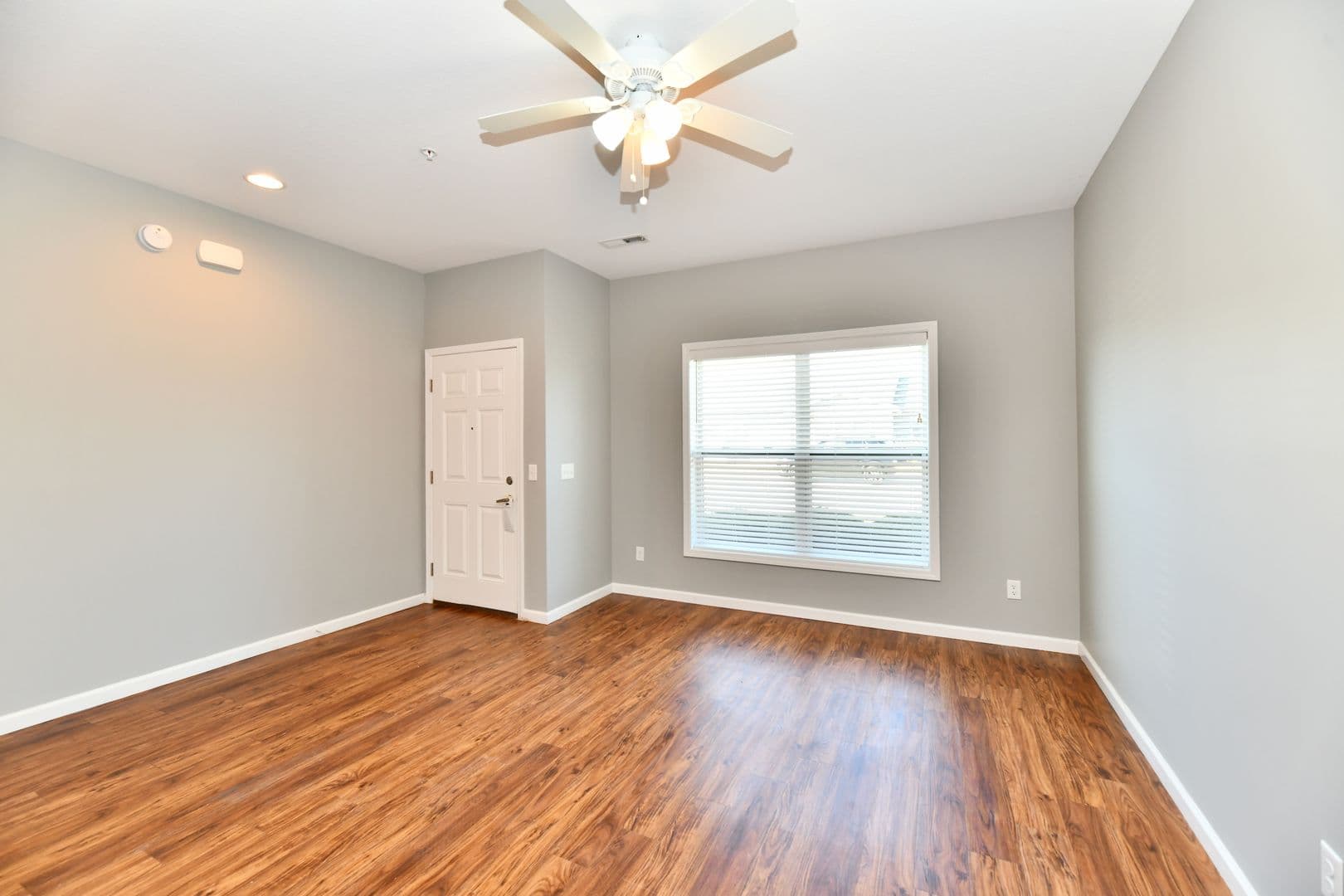 Pendleton Apartment: 8005 Cardinal Circle