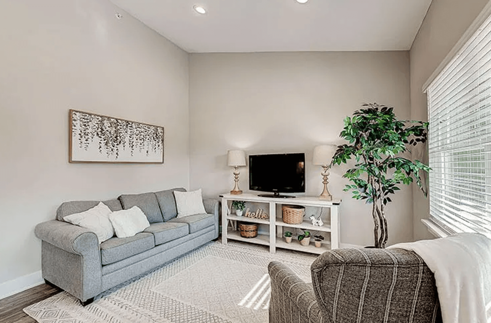 Westfield Apartment: 1901 Sanders Glen Cir