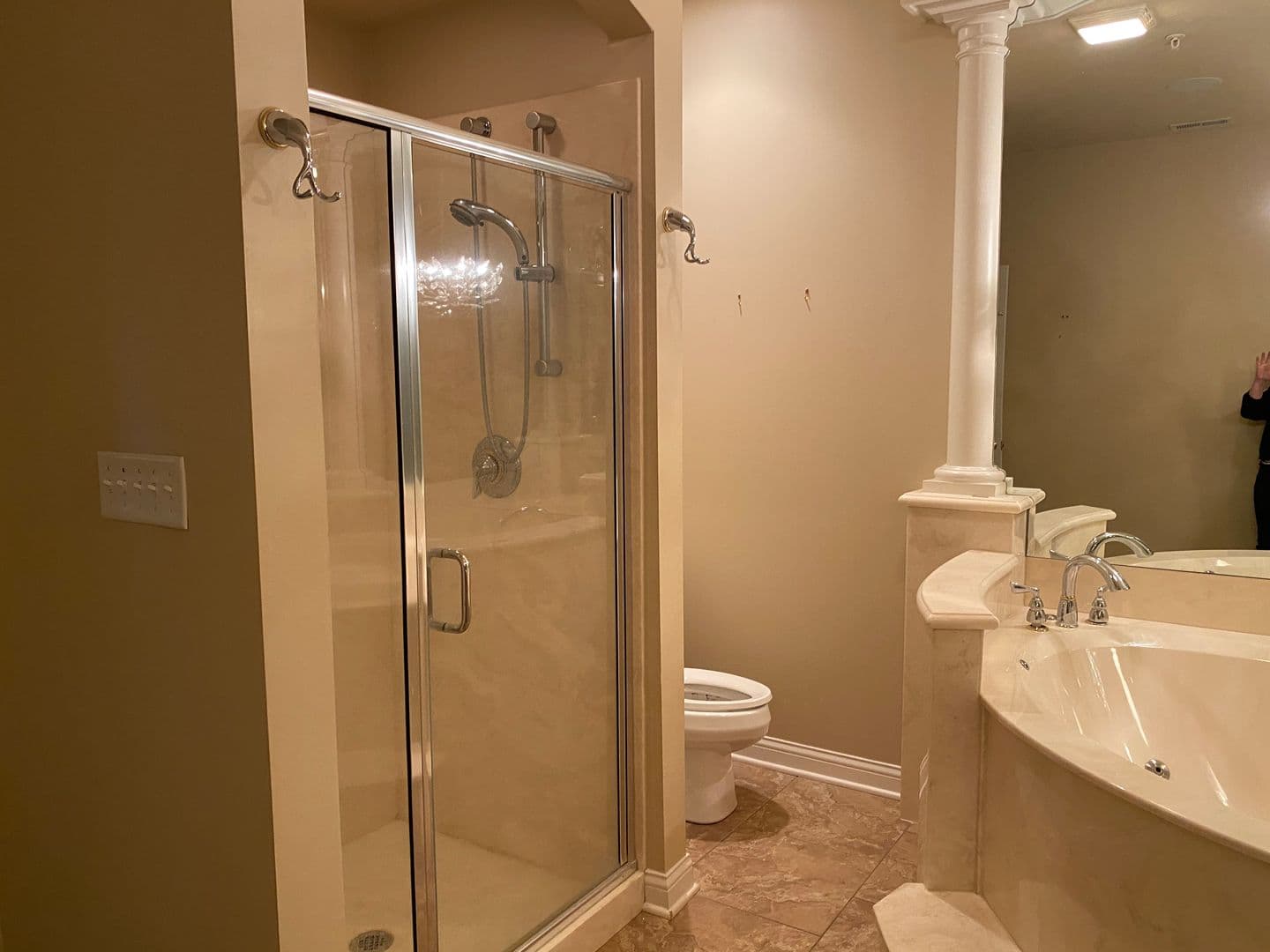 Indianapolis Apartment: 8555 One W Dr.