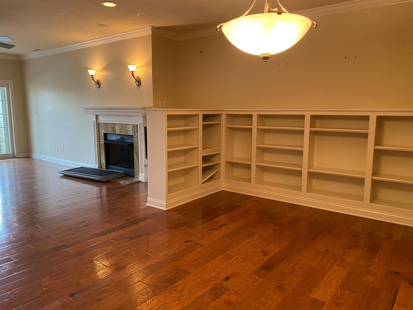 Indianapolis Apartment: 8555 One W Dr.