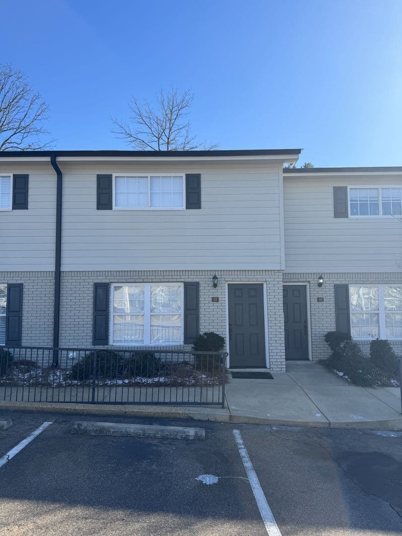 Oxford House: 1802 Jackson Ave W #68