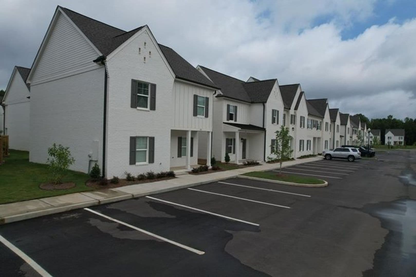 Oxford House: 507 Meadow Crest Circle