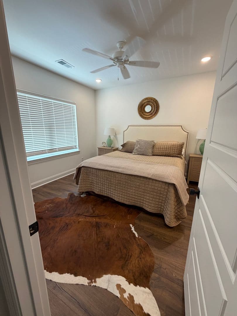 Oxford House: 577 Meadow Crest Circle