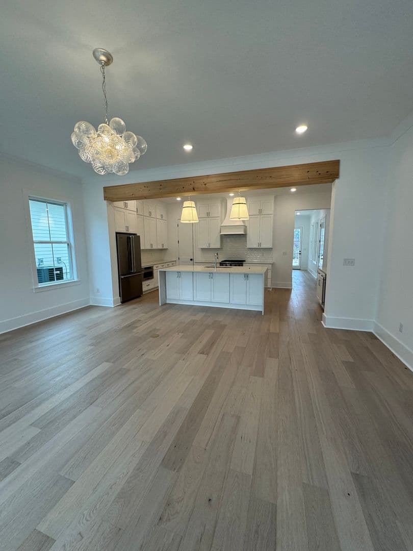 Oxford House: 806 Lilla Lane