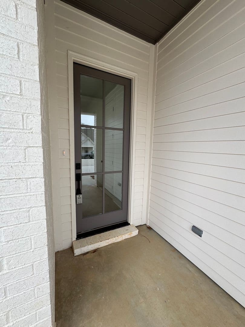 Oxford House: 806 Lilla Lane