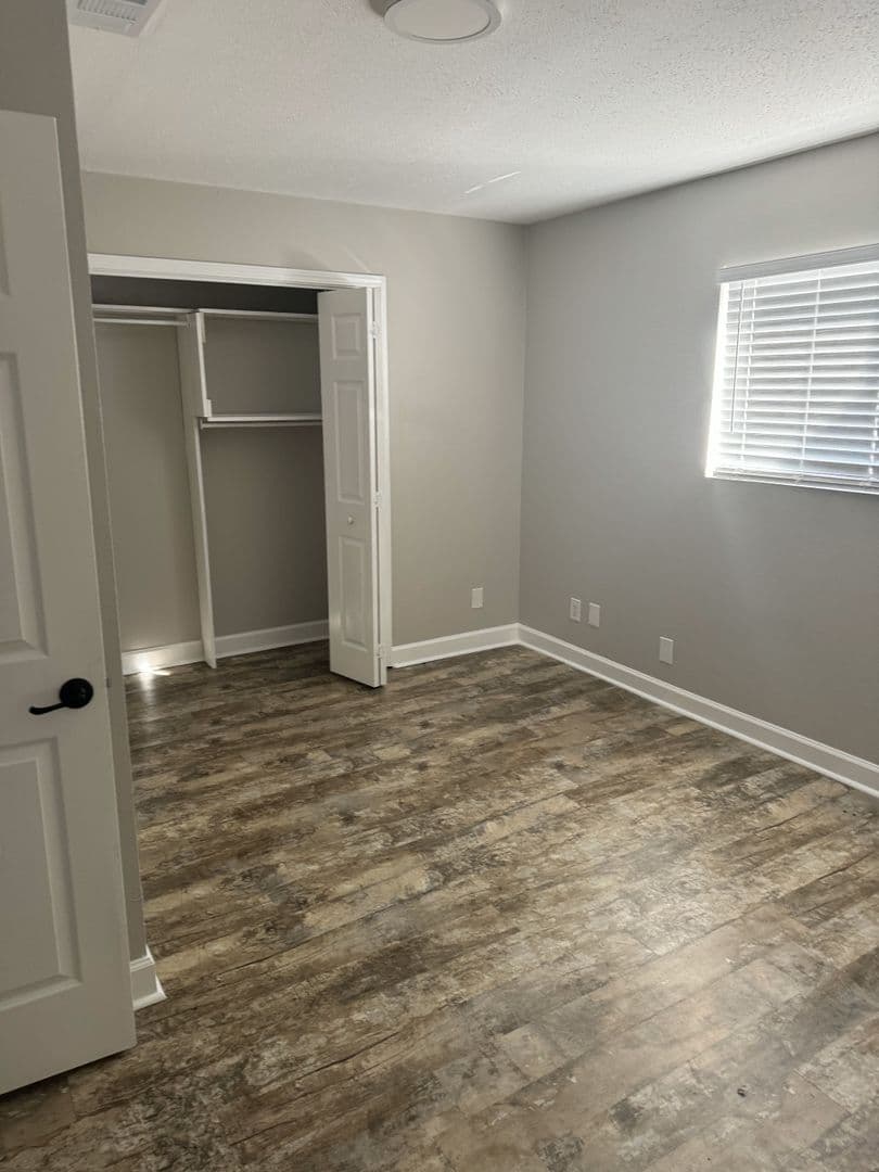 Oxford House: 1802 Jackson Ave W #68