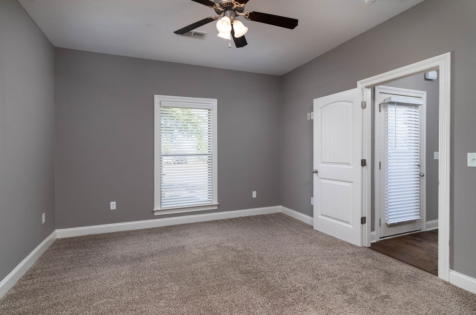 Oxford House: 530 Fifer Circle