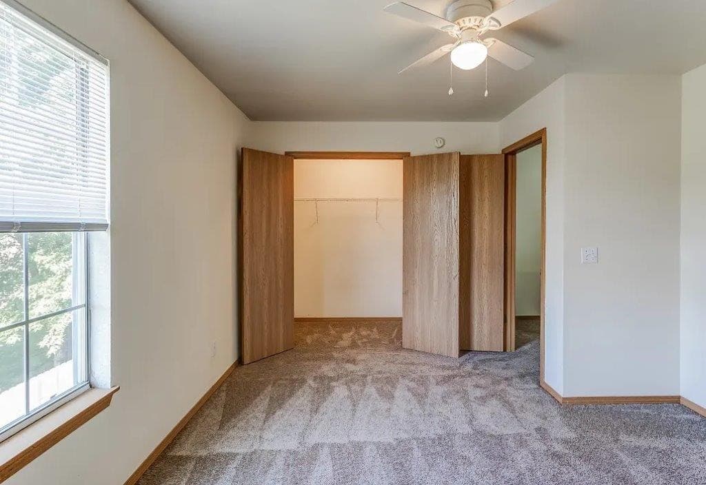 Fayetteville Apartment: W. Pleasant Woods Dr.