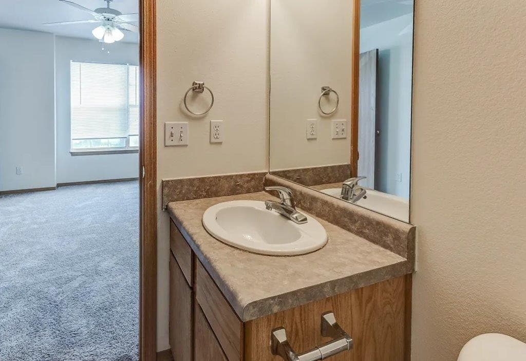 Fayetteville Apartment: W. Pleasant Woods Dr.