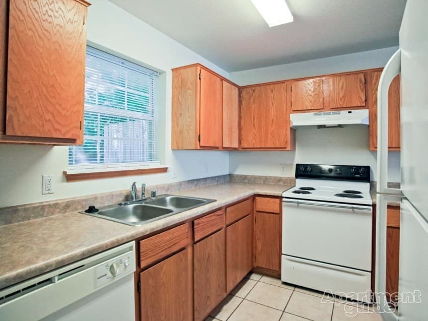 Springdale Apartment: Hidden Lake St.
