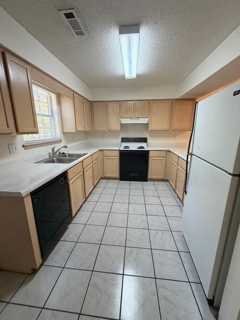 Fayetteville Apartment: Beck/Bernice