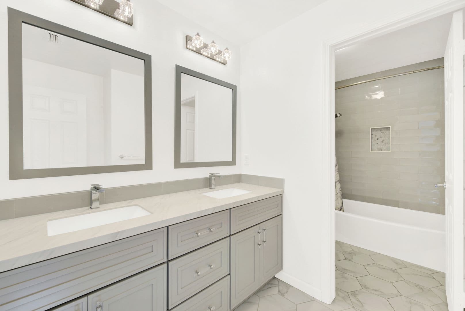 Vacaville House: 648 Fox Hollow Way