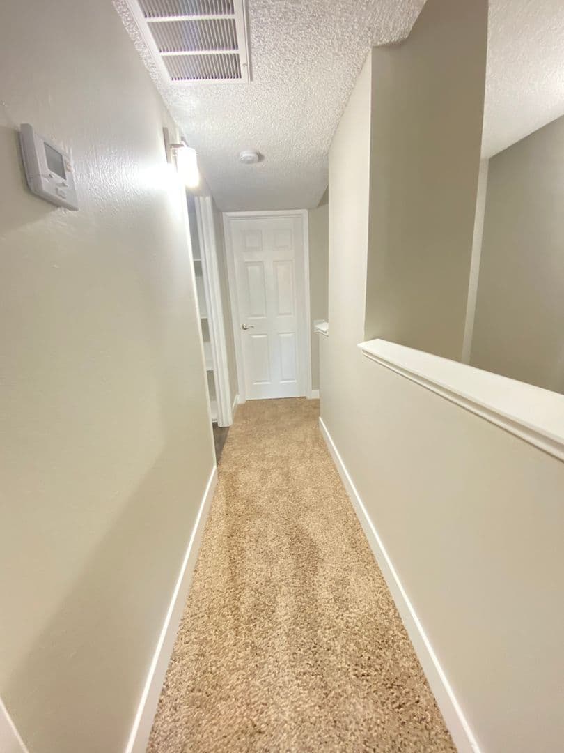 Carmichael Apartment: Oakpoint Apartments
