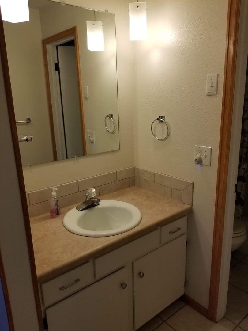 Dillon Condo: Dillon Valley West C 202