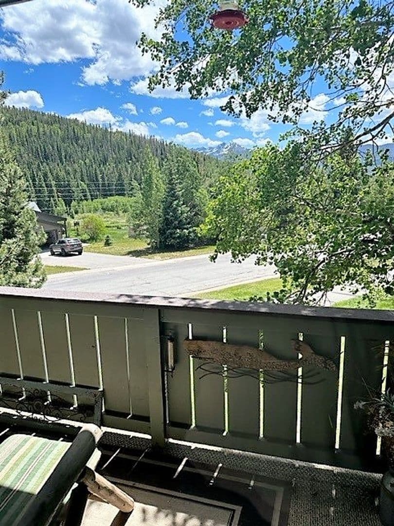 Dillon Condo: Dillon Valley East B201
