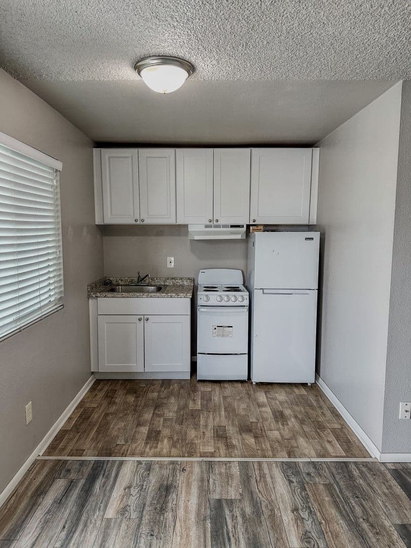 Tucson Apartment: 8477 E Broadway Boulevard