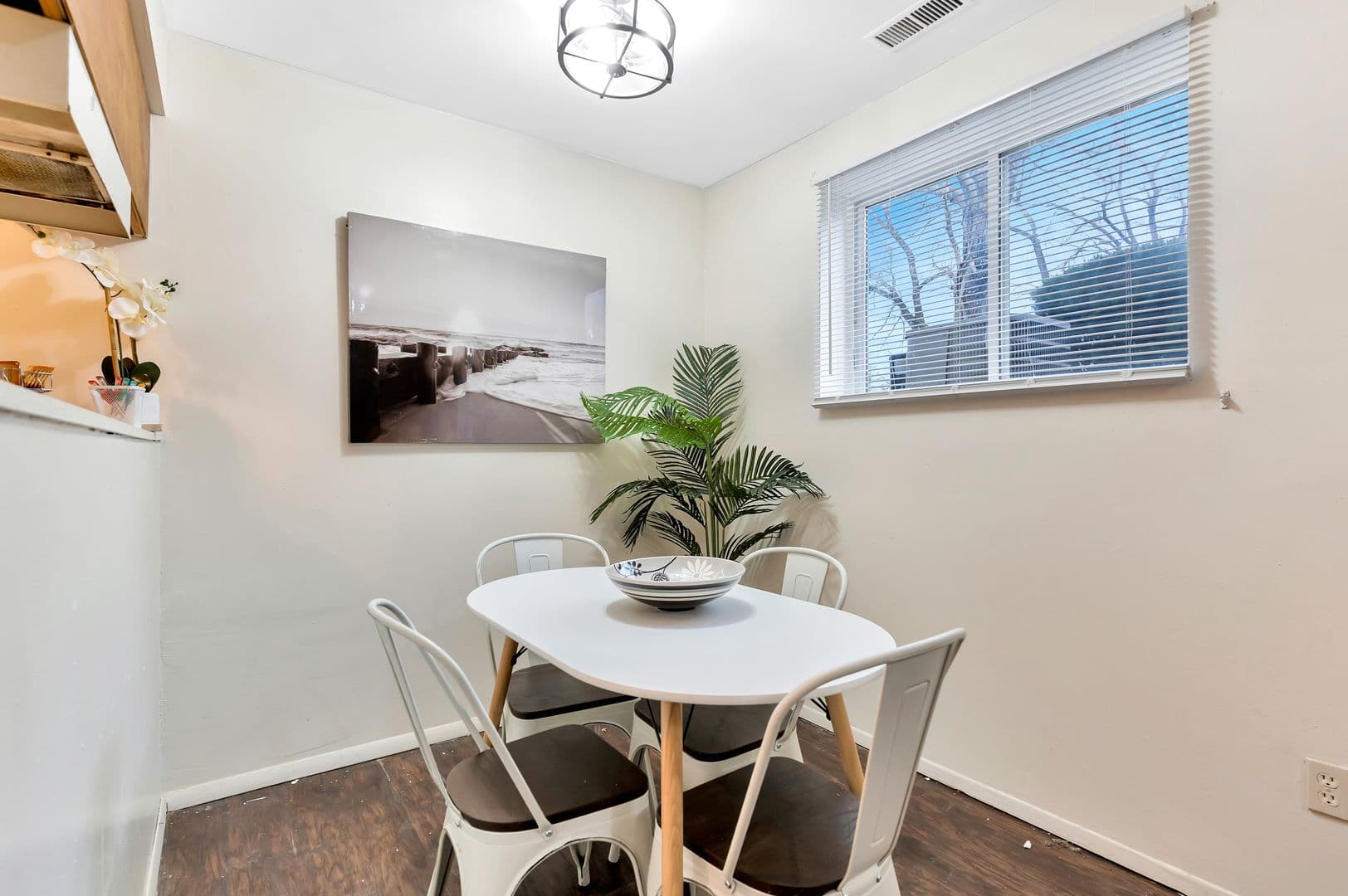 Ferndale Apartment: 1270 West 9 Mile Road