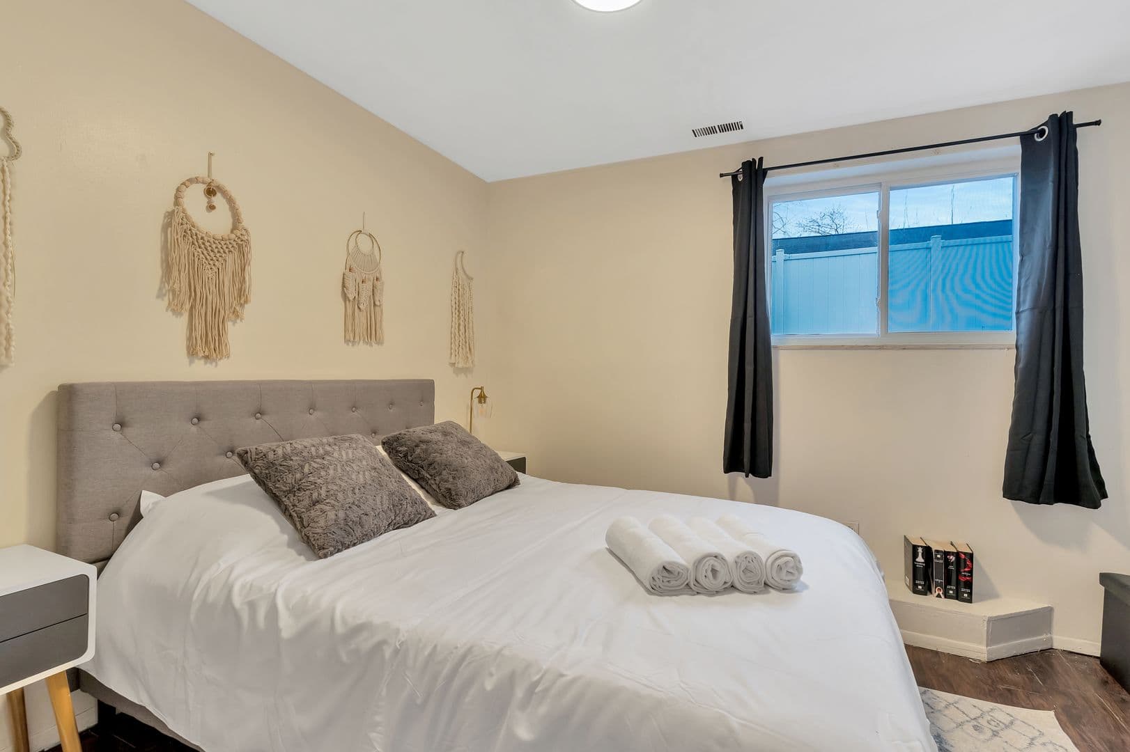 Ferndale Apartment: 1270 West 9 Mile Road