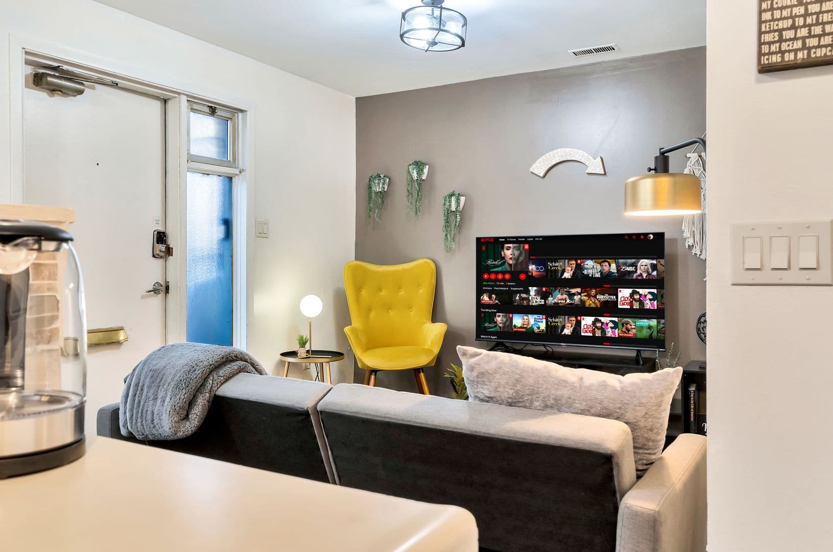 Ferndale Apartment: 1270 West 9 Mile Road